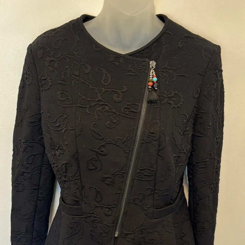 ETRO 42 Ladies Black Matelasse Jacket with Floral Paisley Print Size 42